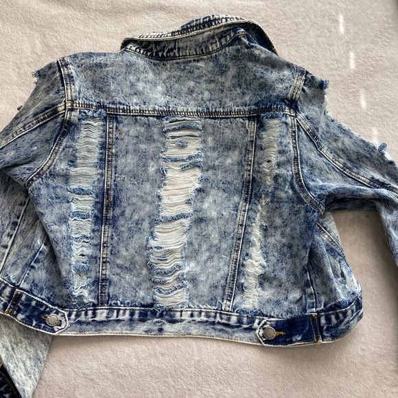 Jean jacket - Picture 2 of 3